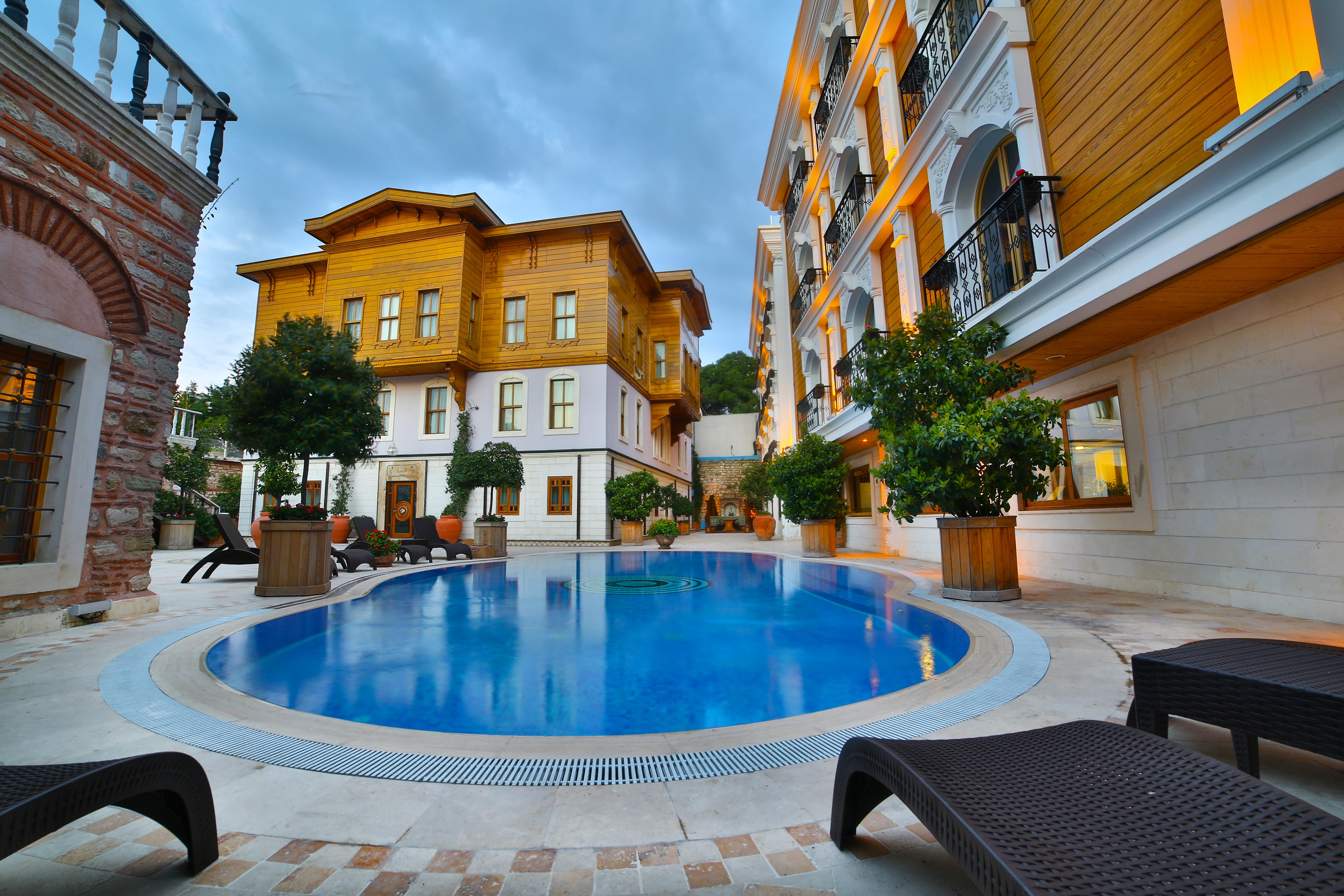 Seven Hills Palace & Spa Истанбул Екстериор снимка