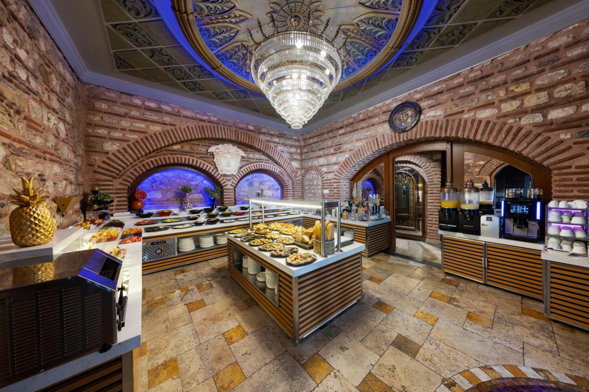 Seven Hills Palace & Spa Истанбул Екстериор снимка