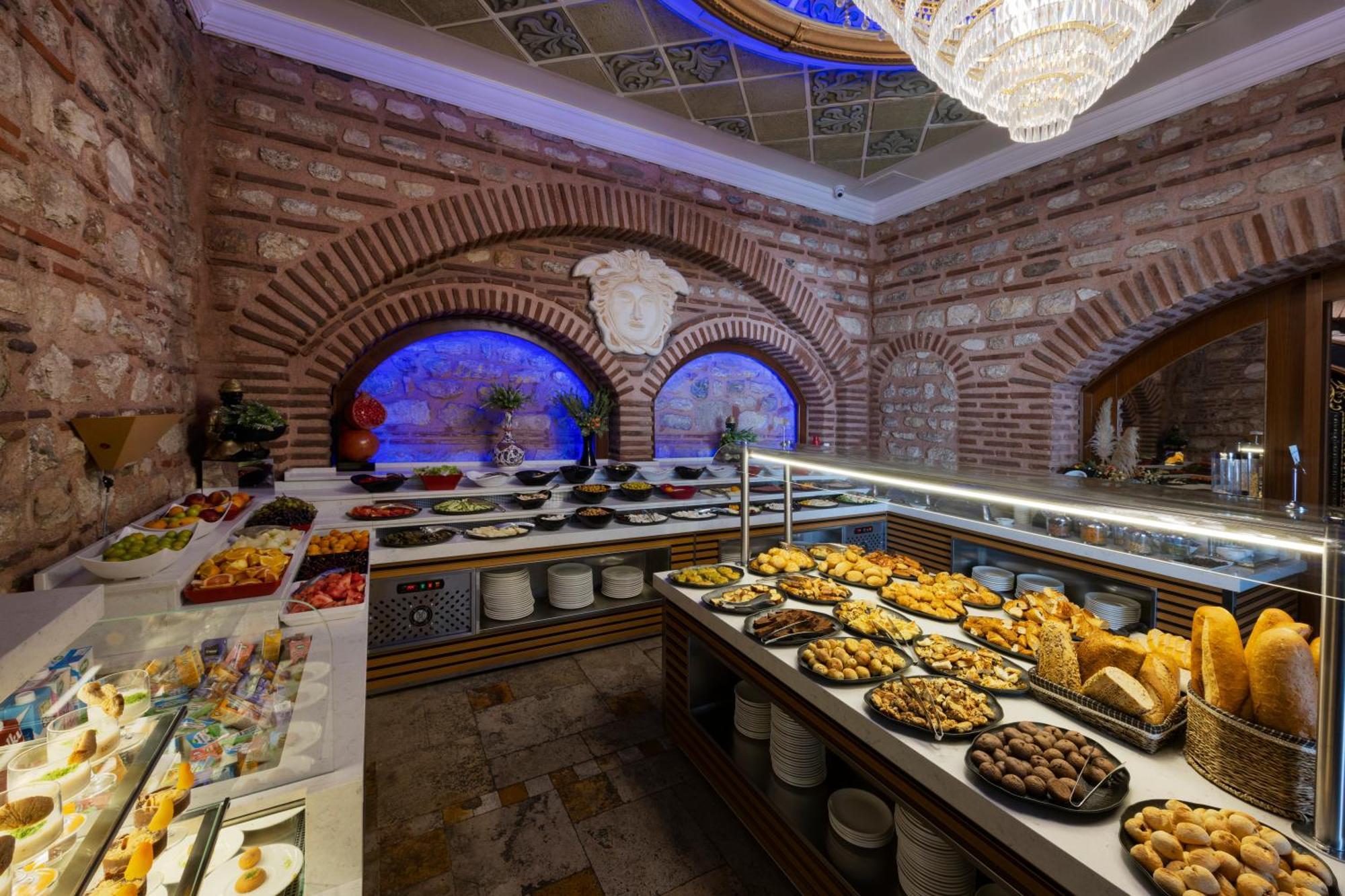 Seven Hills Palace & Spa Истанбул Екстериор снимка
